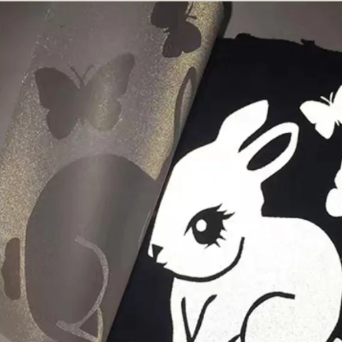 heat transfer print with a detailed, photo-realistic design on fabric