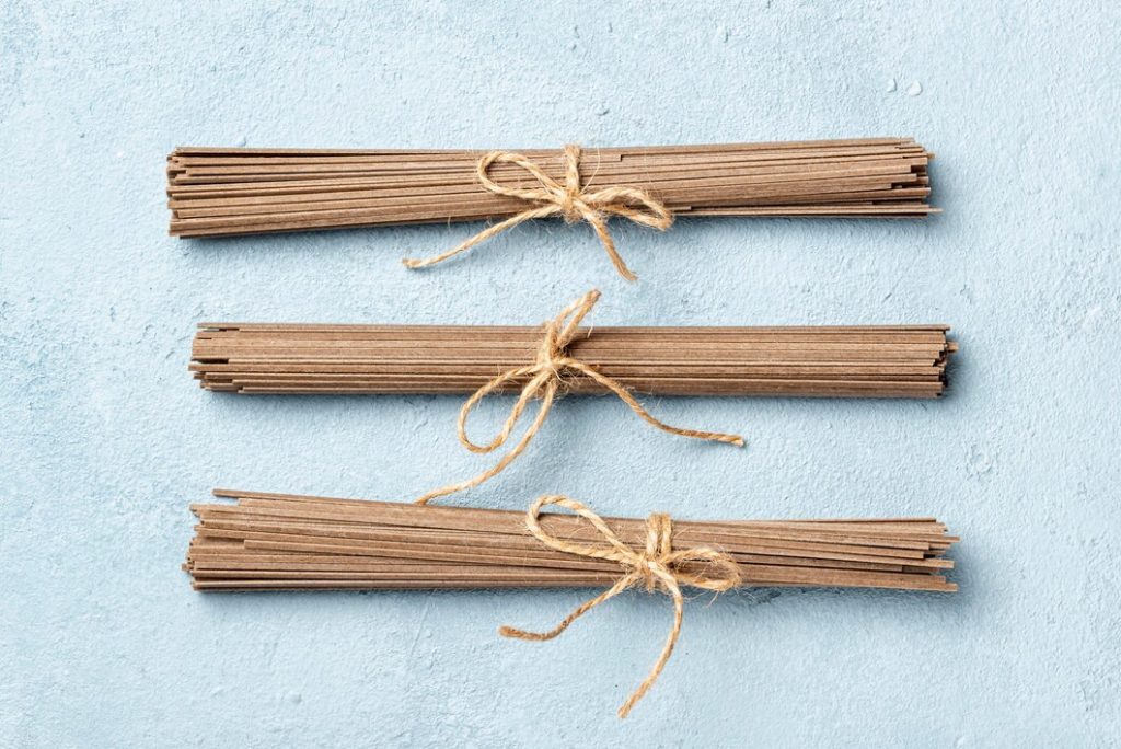 Bundled natural plant fibers used for eco-friendly candle wicks