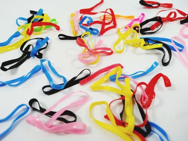 assorted colorful rubber bands